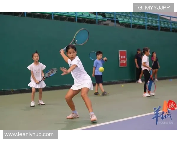 深圳网球队耐力训练引发热议网民对运动员表现展开激烈讨论