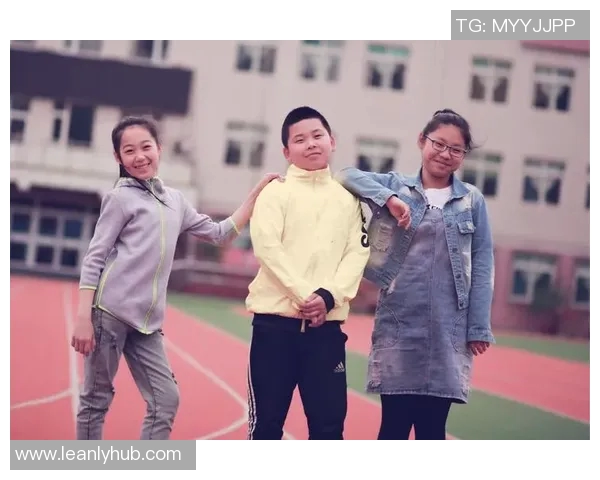 中学时代的足球明星们如何在青春岁月中追逐梦想与荣耀 中学时代的足球明星们如何在青春岁月中追逐梦想与荣耀